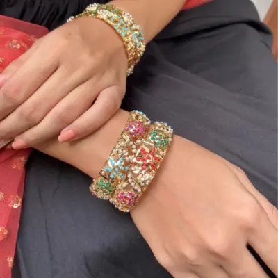 Navratna Jadaau Bangle Set